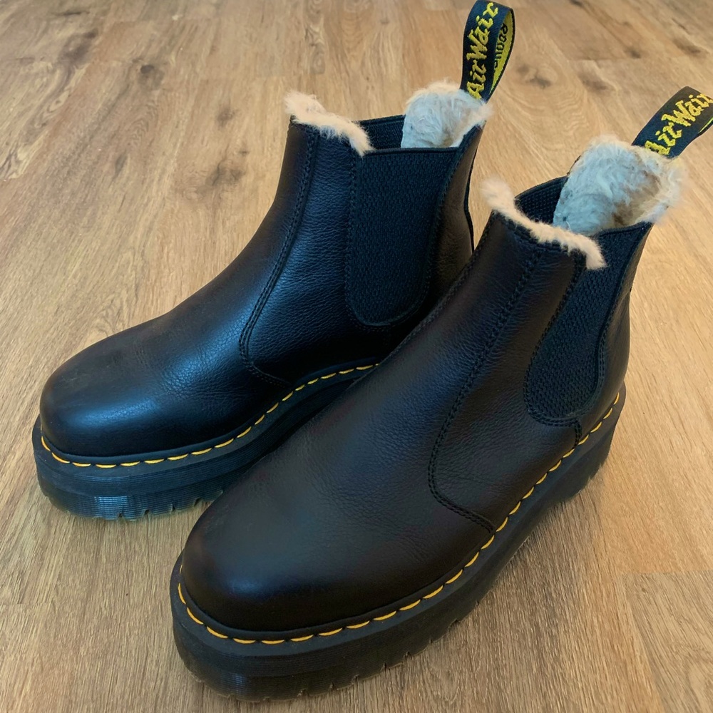 Dr. Martens 2976 FAUX FUR LINED PLATFORM CHELSEA BOOTS